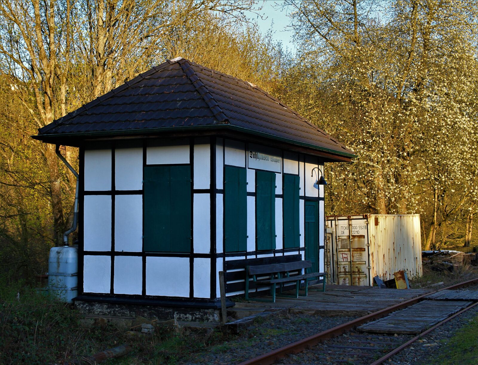 Canon EOS 7D sample photo. Railway station, shut down photography