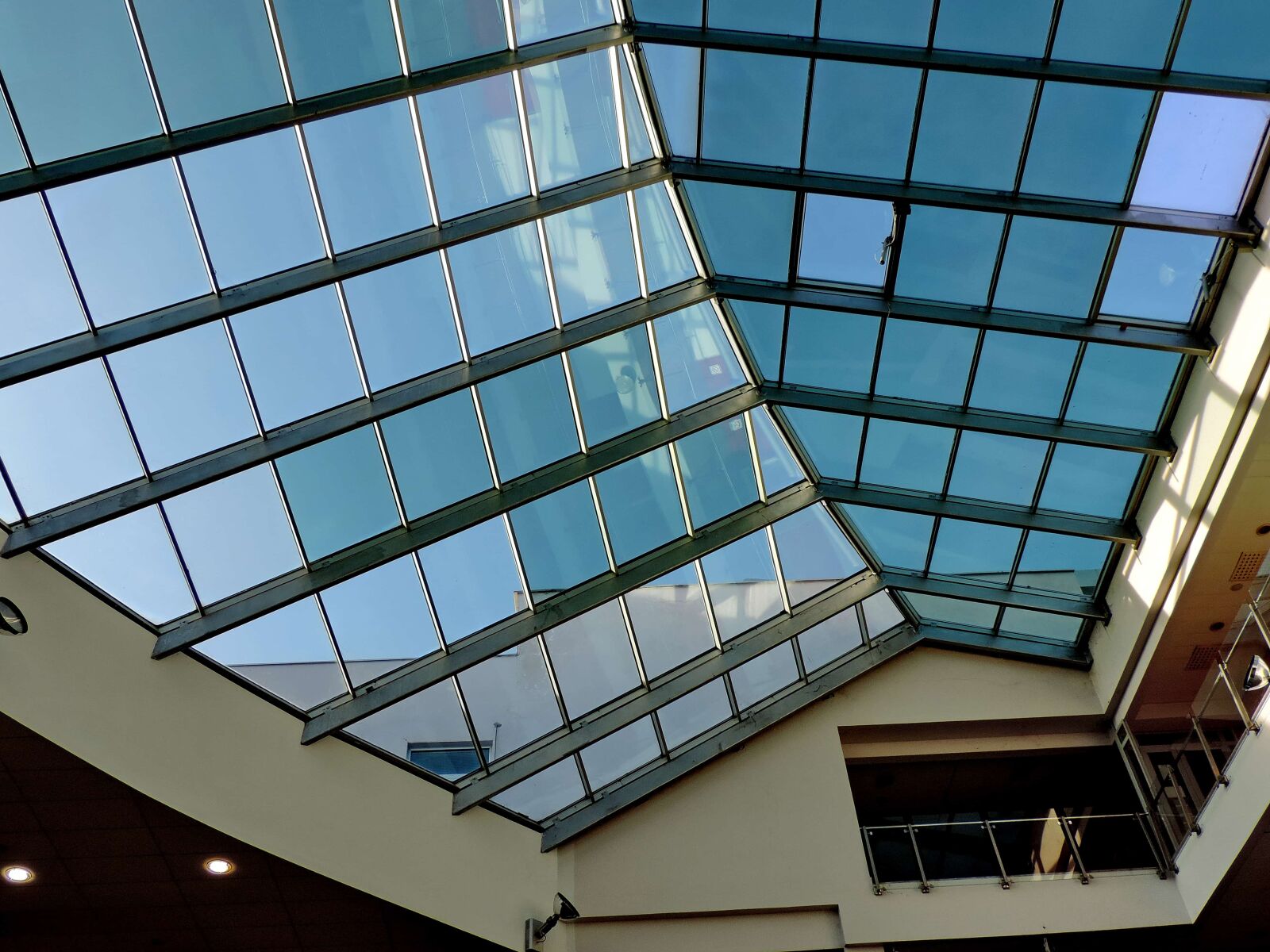Nikon Coolpix P520 sample photo. Architectural style, balcony, futuristic photography