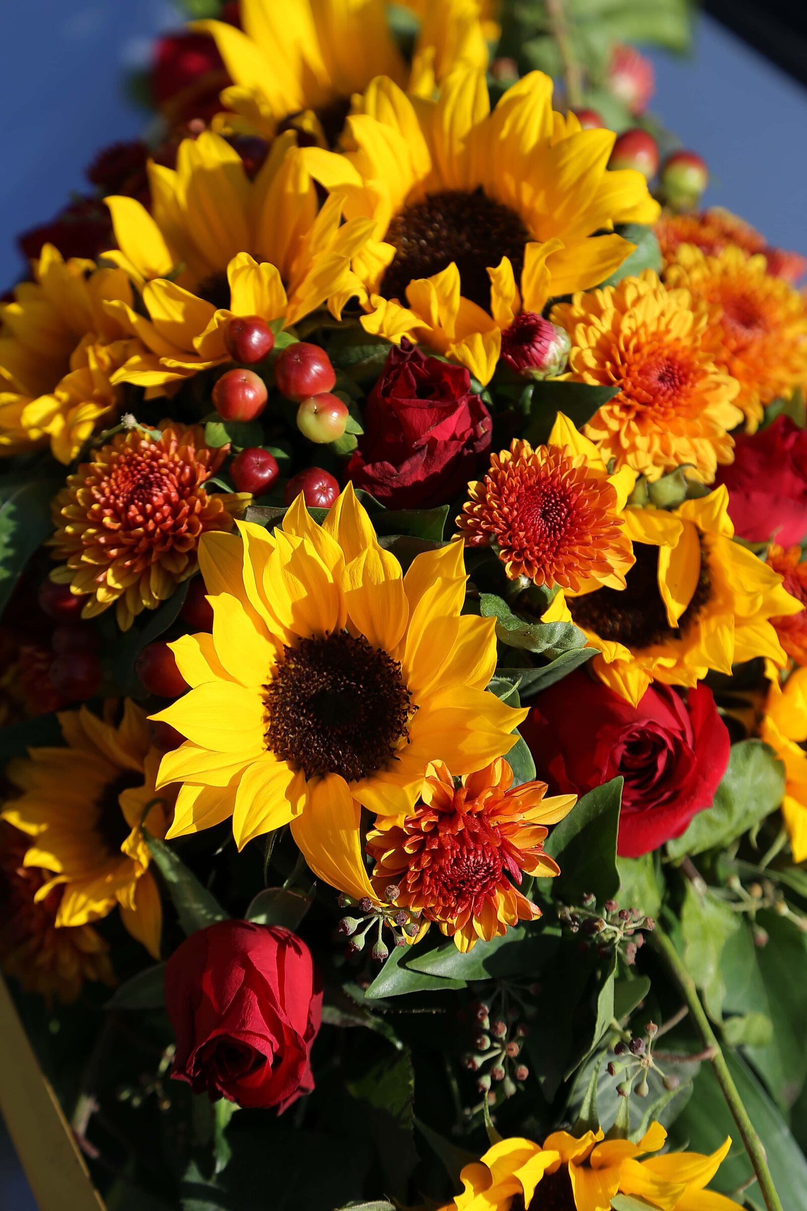 Canon EF 24-105mm F4L IS USM sample photo. Sunflower, bouquet, arrangement, flower photography