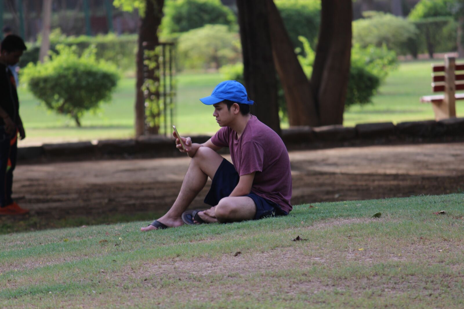 Canon EOS 700D (EOS Rebel T5i / EOS Kiss X7i) sample photo. Person, sitting, male photography
