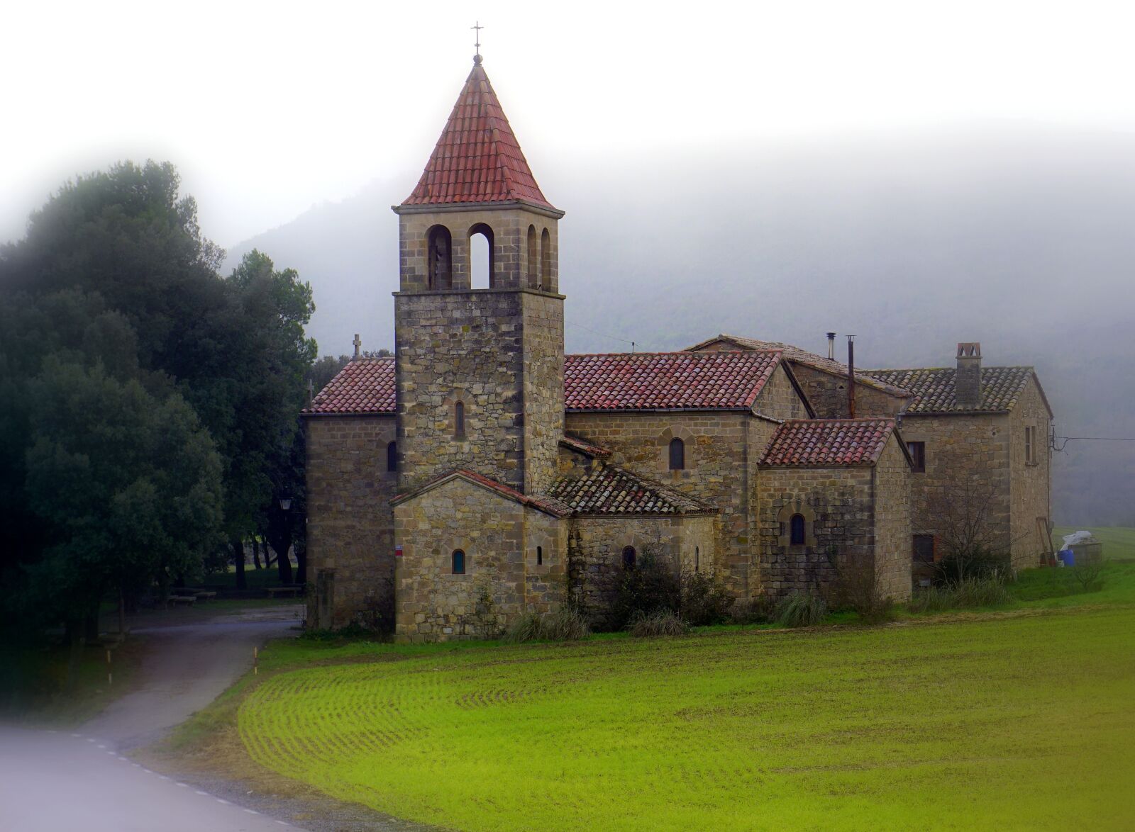 Sony E 16-50mm F3.5-5.6 PZ OSS sample photo. Church, bell tower, tower photography