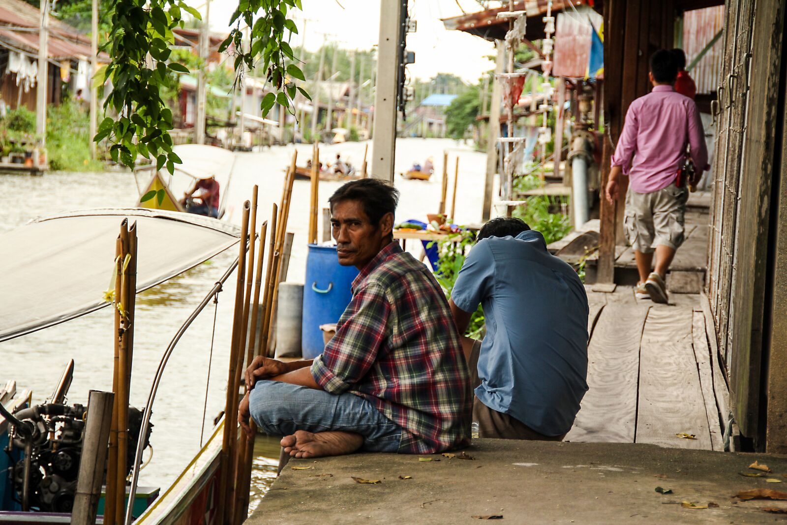 Canon EOS 60D sample photo. Man, street, poor photography