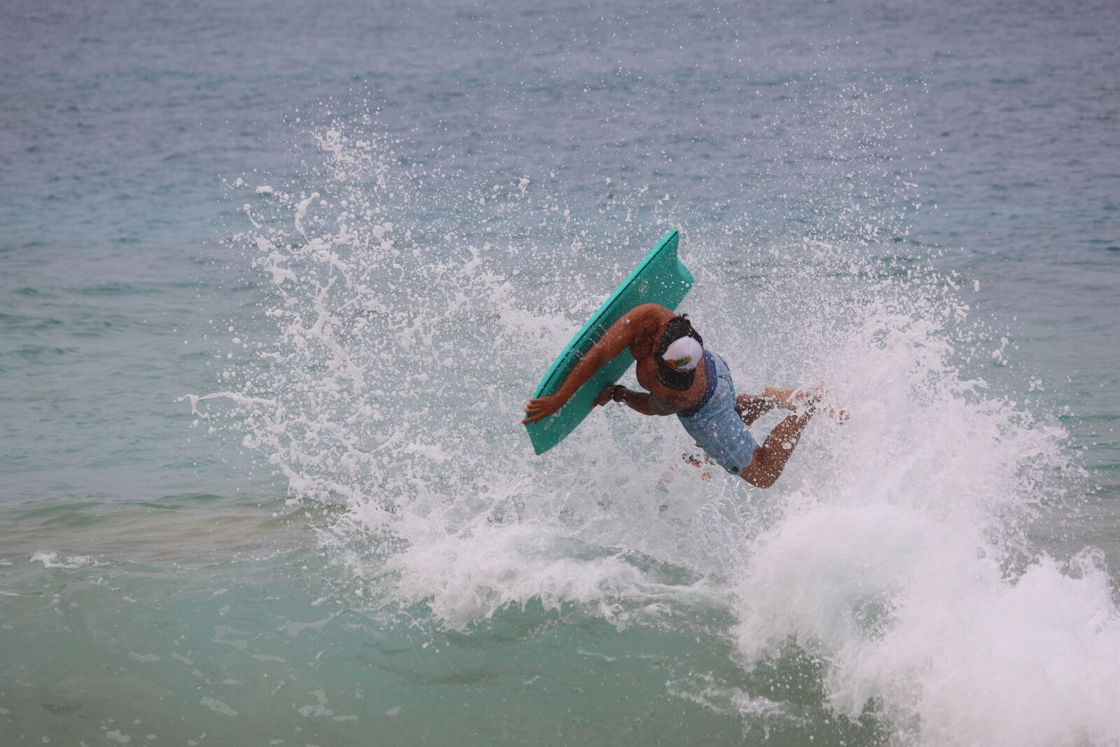 Canon EOS 1200D (EOS Rebel T5 / EOS Kiss X70 / EOS Hi) sample photo. Surfer, sea, maui photography
