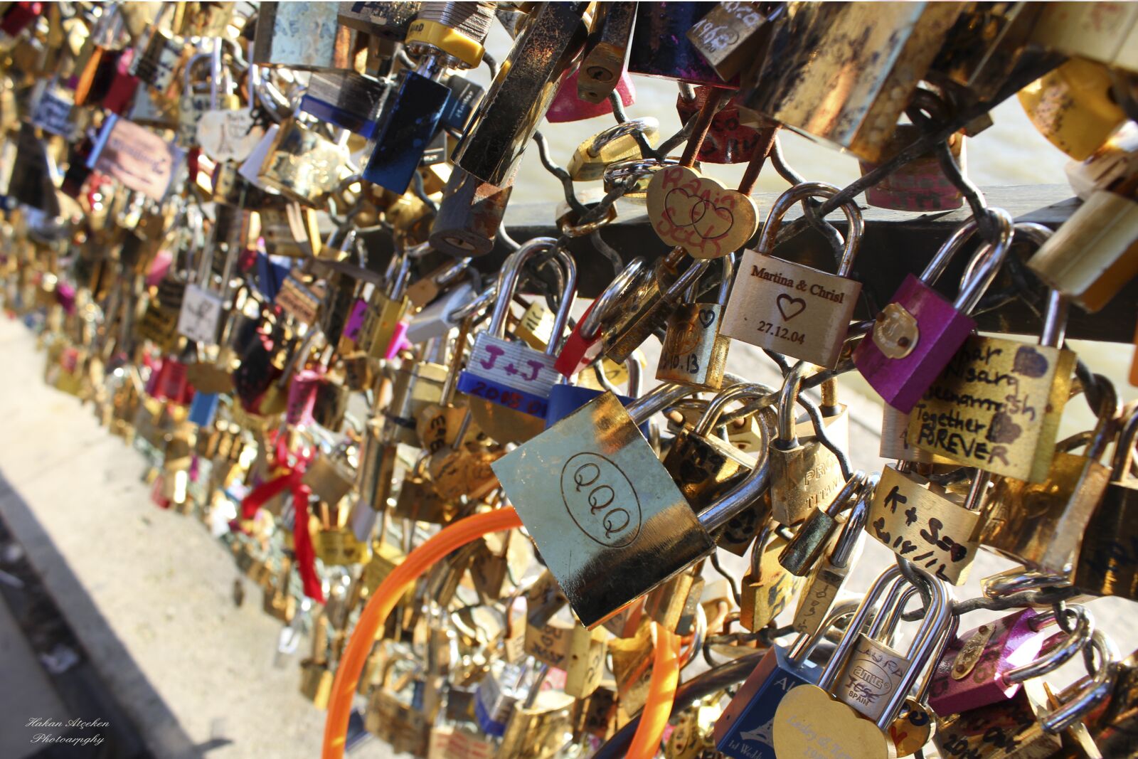 Canon EOS 600D (Rebel EOS T3i / EOS Kiss X5) sample photo. Paris, bridge, lock photography