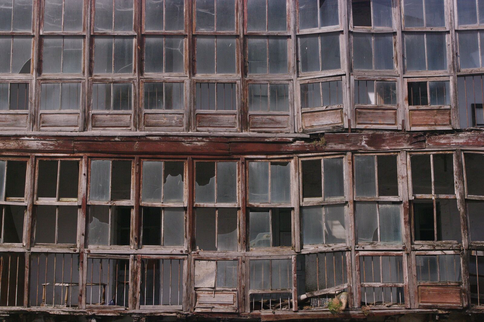 Pentax K20D sample photo. Abandonment, ruin, decrepitude photography