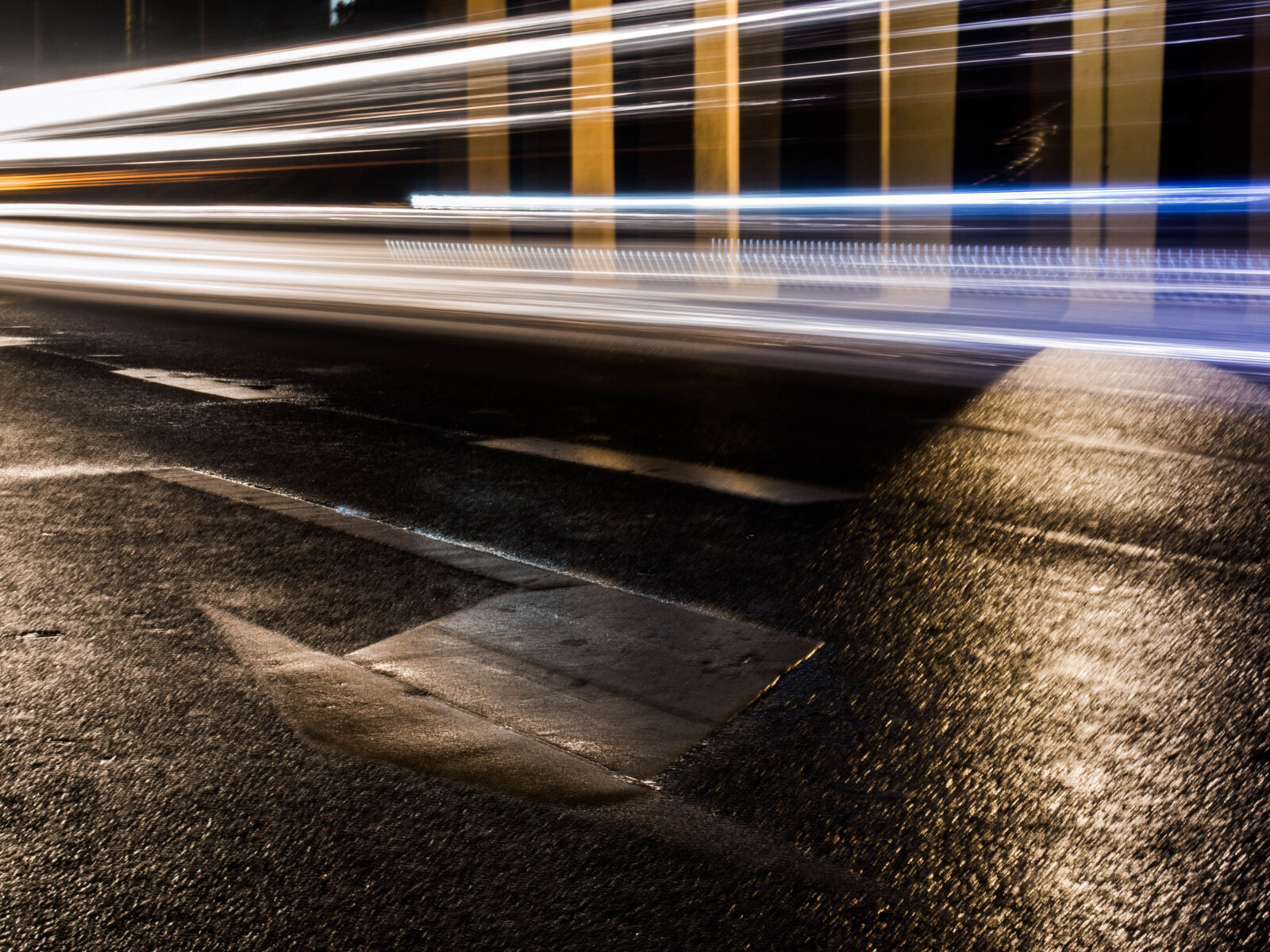 Olympus PEN E-PL5 sample photo. Arrow, road, theme, roads photography