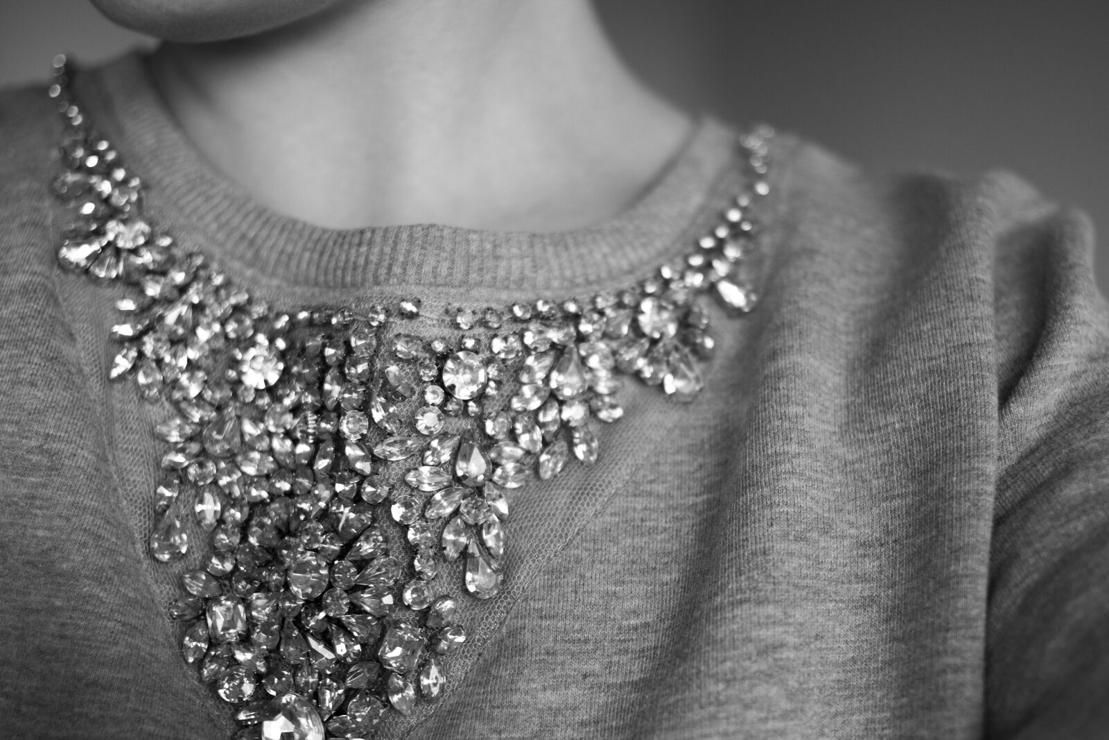 Canon EOS 70D + Canon EF 35mm F2 sample photo. Diamond, shirt, black and photography