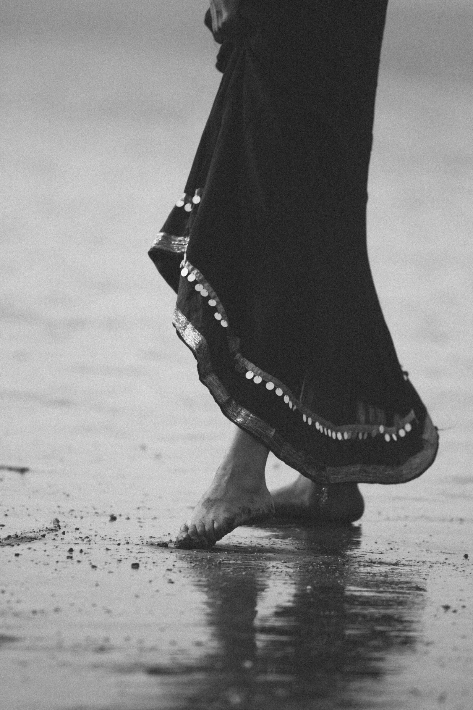 Canon EOS 7D sample photo. Beach, dance, feet, girl photography