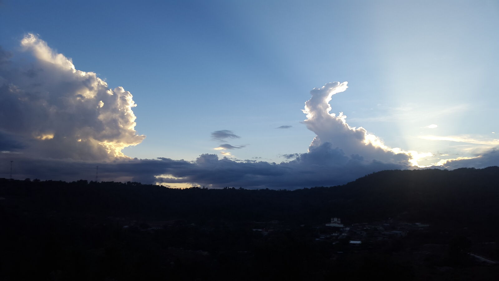 Samsung Galaxy S5 sample photo. Clouds, honduras, sky, sun photography