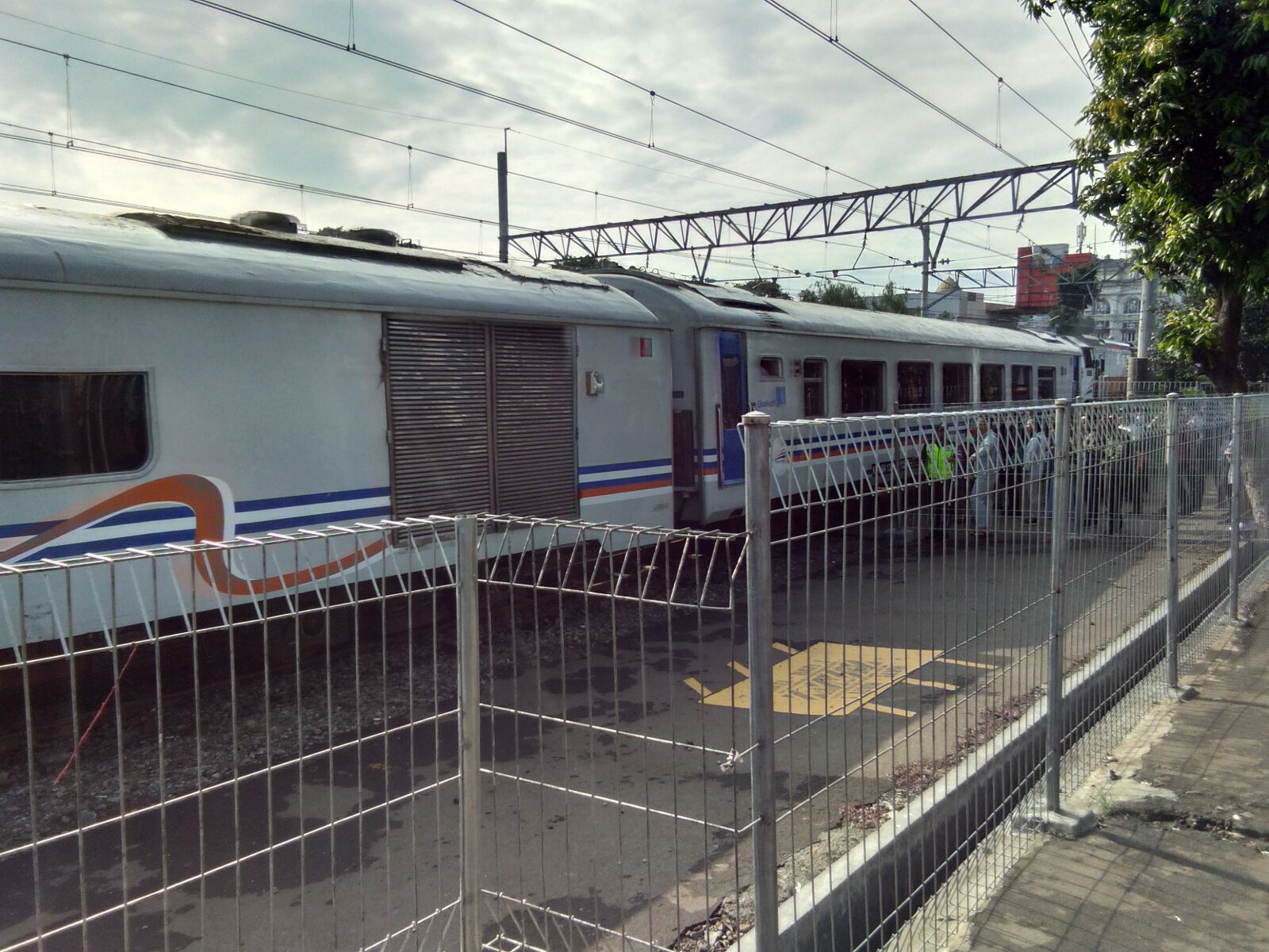 vivo Y53 sample photo. Train, station, bogor photography