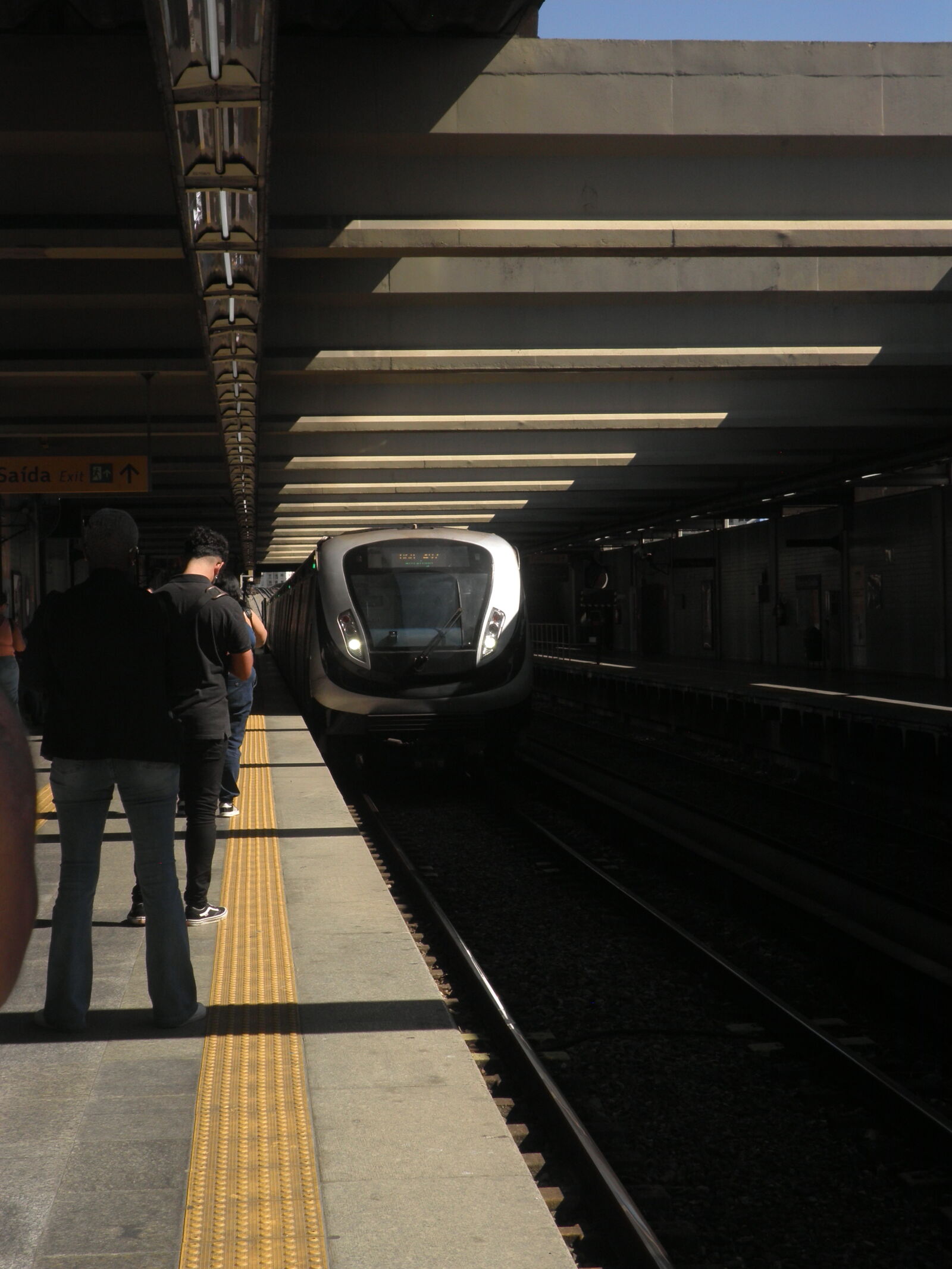 Olympus FE5020,X935 sample photo. Metro rio de janeiro photography