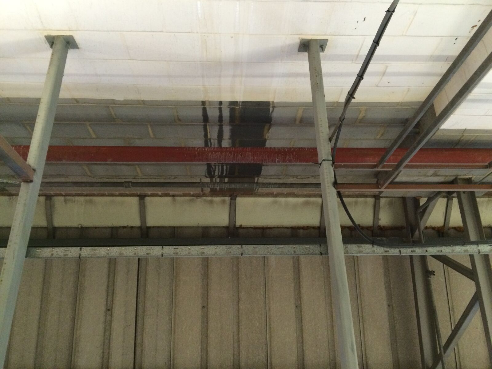 iPhone 5s back camera 4.15mm f/2.2 sample photo. Roof, leak, water photography