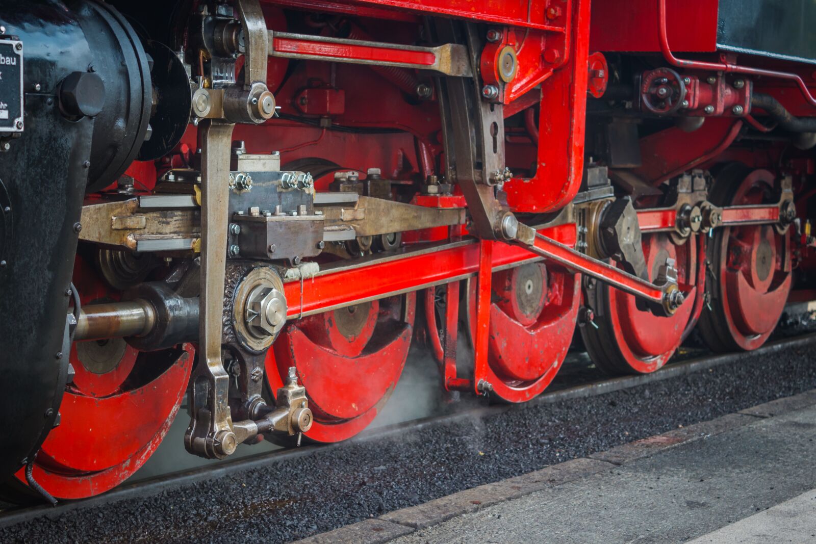 Canon EOS 100D (EOS Rebel SL1 / EOS Kiss X7) sample photo. Wheels, locomotive, steam locomotive photography