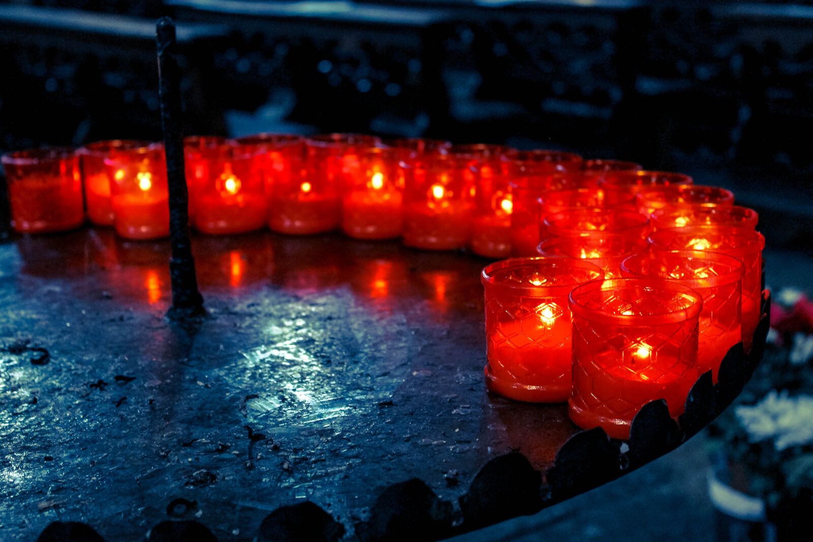 Canon EOS 1100D (EOS Rebel T3 / EOS Kiss X50) sample photo. Candles, church, flame photography