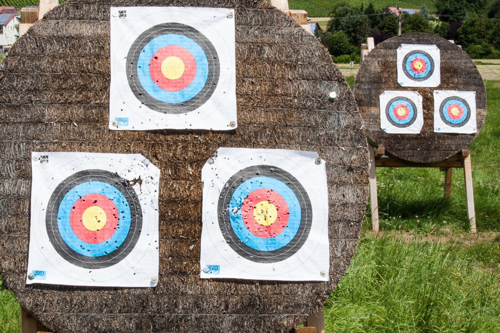 Canon EOS 50D + Canon EF 24-105mm F4L IS USM sample photo. Target, objectives, archery photography