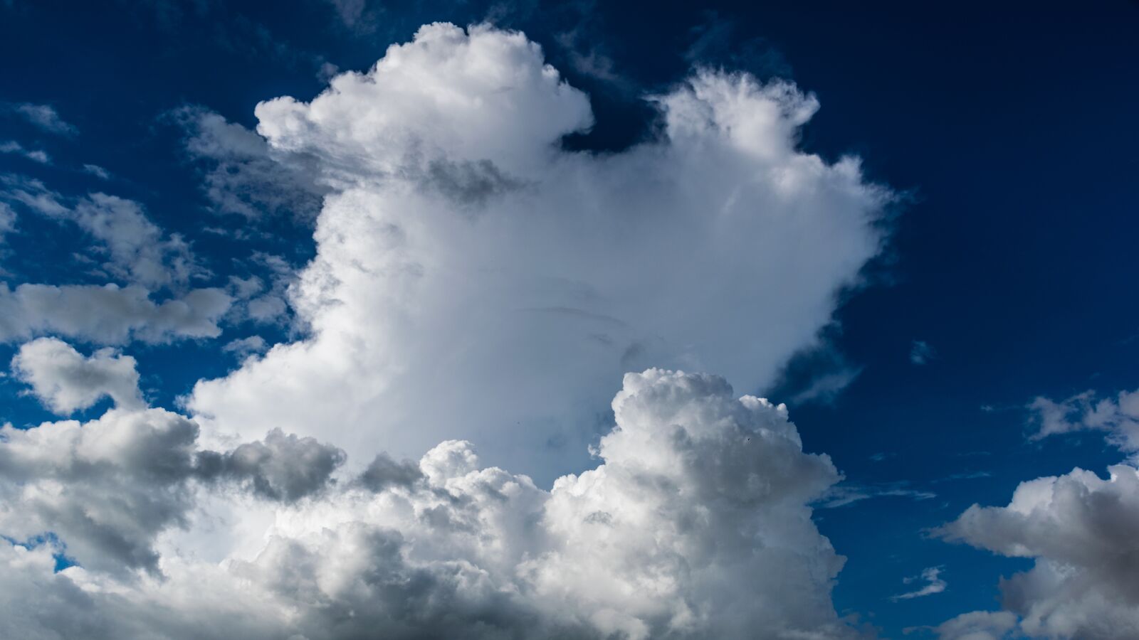 Nikon D5300 sample photo. Blue sky, clouds, cloudporn photography