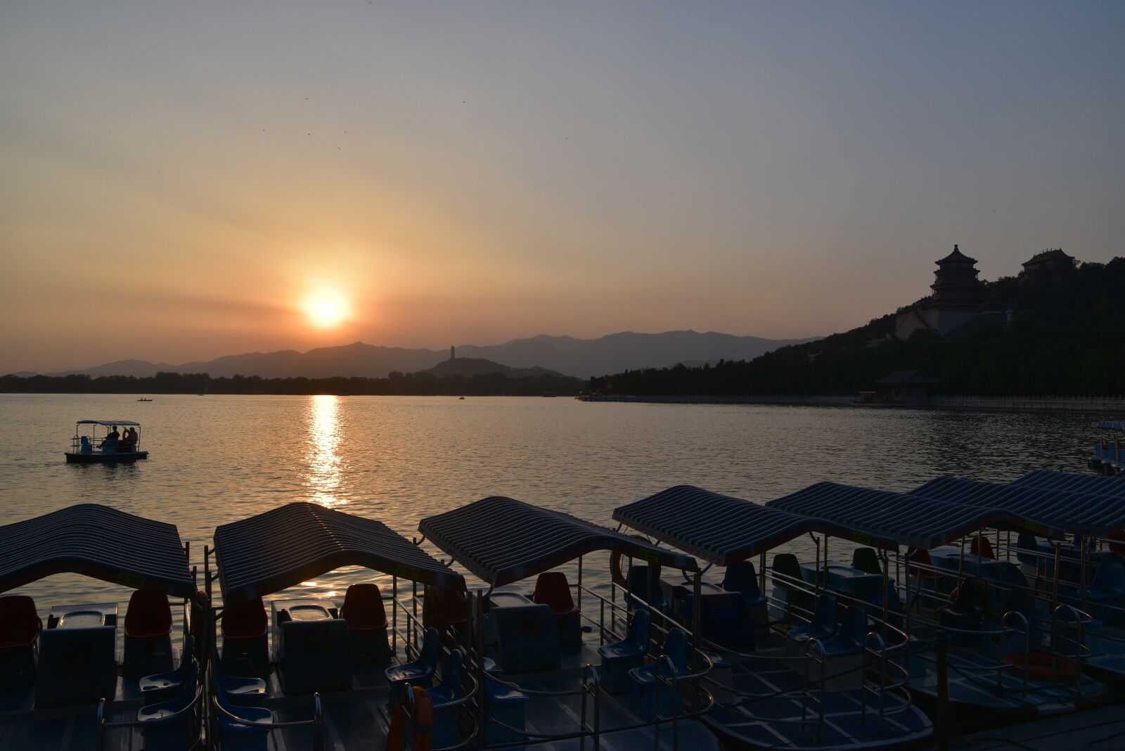 Nikon D5500 sample photo. Water, sunset, dawn photography