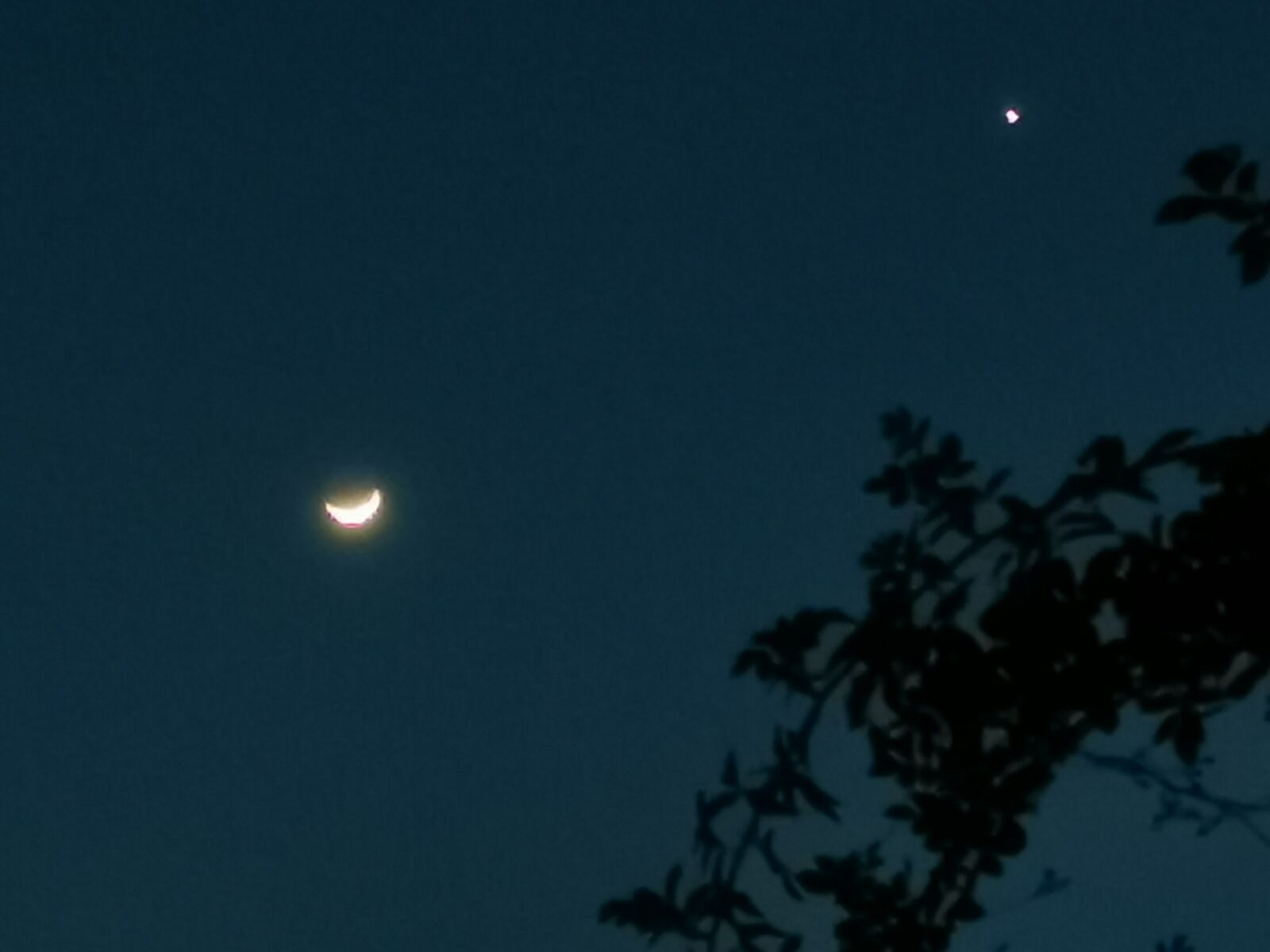 HUAWEI P30 sample photo. Night, moon, black photography