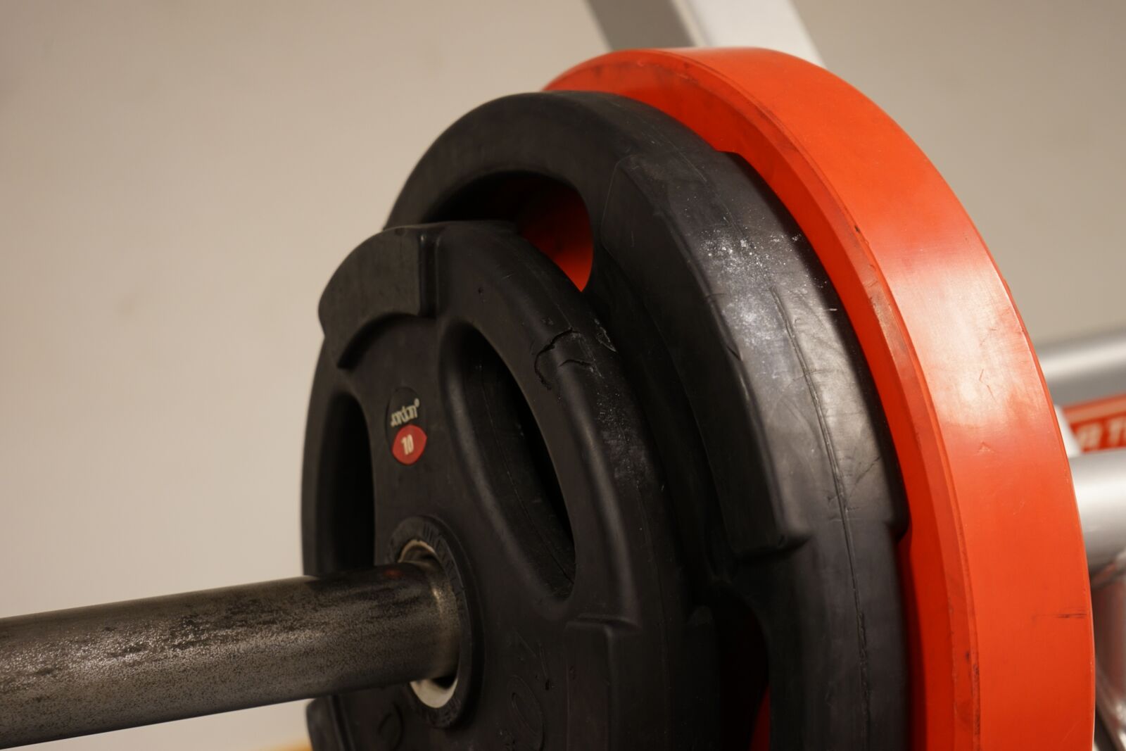 Sony a7 II + Sony FE 28-70mm F3.5-5.6 OSS sample photo. Weights, red, dumbbells photography
