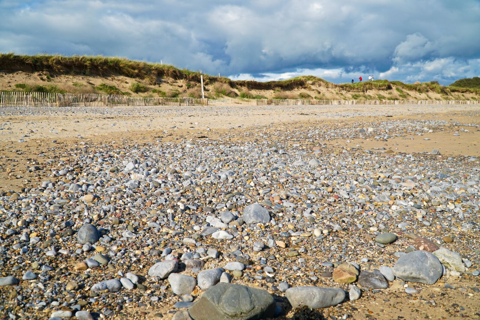 Sony E PZ 18-105mm F4 G OSS sample photo. Beach, pebbles, sand photography