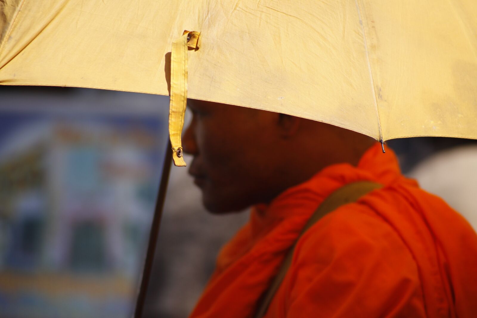 Canon EOS 50D sample photo. Khmer monk, umbrella, cambodia photography