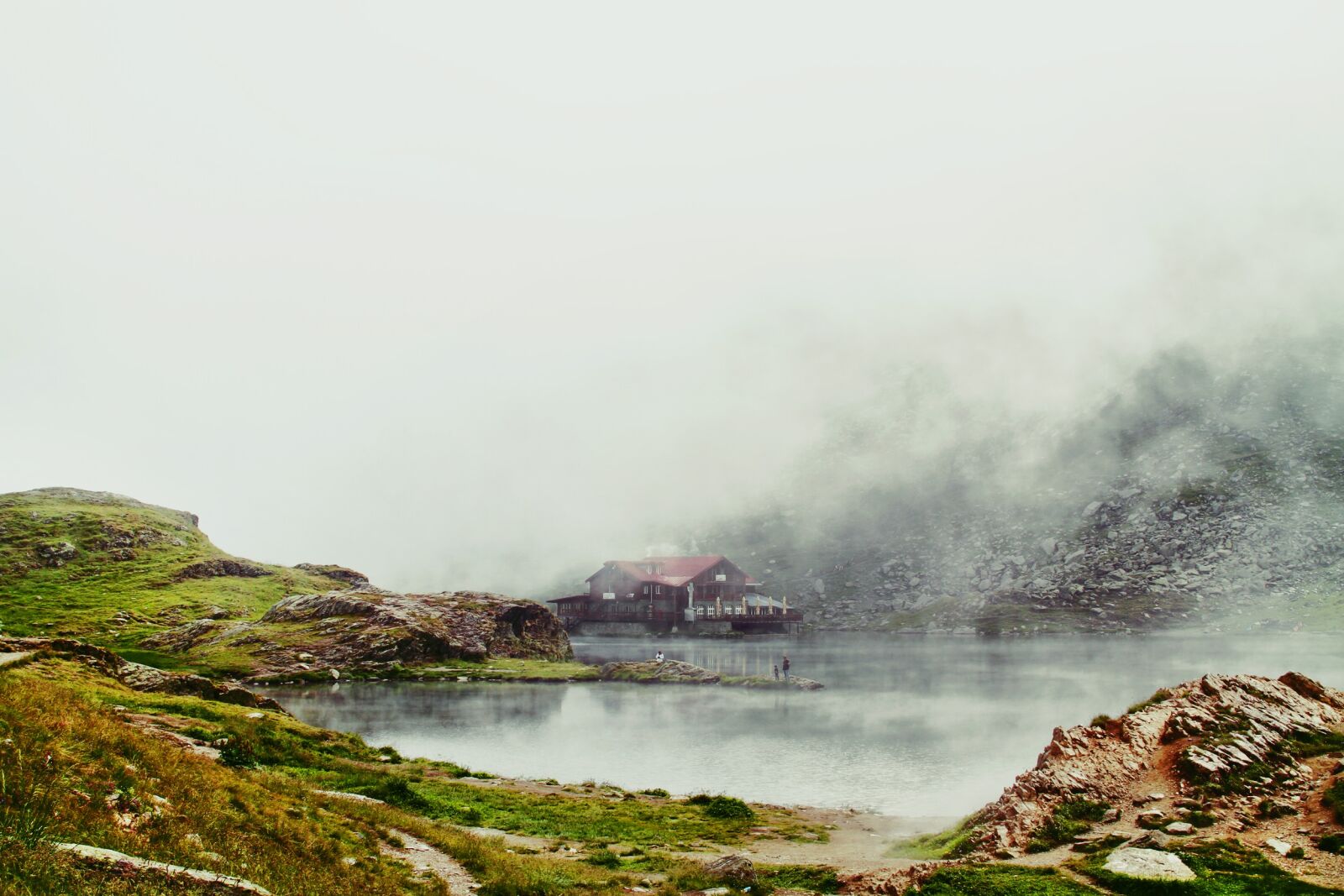 Canon EOS 7D sample photo. Fog, house, lake photography