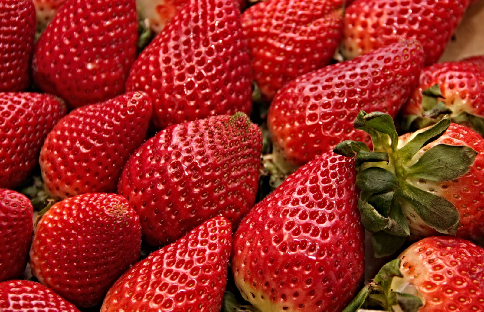 Canon EOS 1100D (EOS Rebel T3 / EOS Kiss X50) sample photo. Strawberries, red, sweet photography