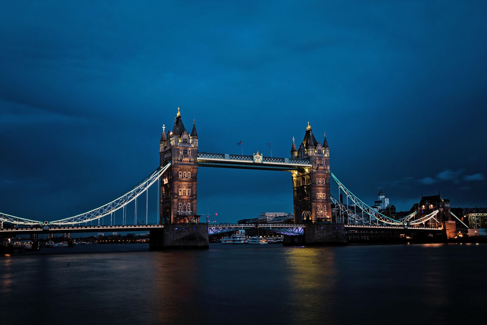 Canon EF 16-35mm F2.8L II USM sample photo. Bridge, architecture, landmark photography