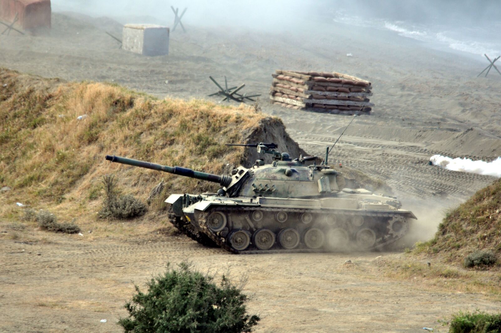 Nikon D90 sample photo. Soldier, drill, tank photography