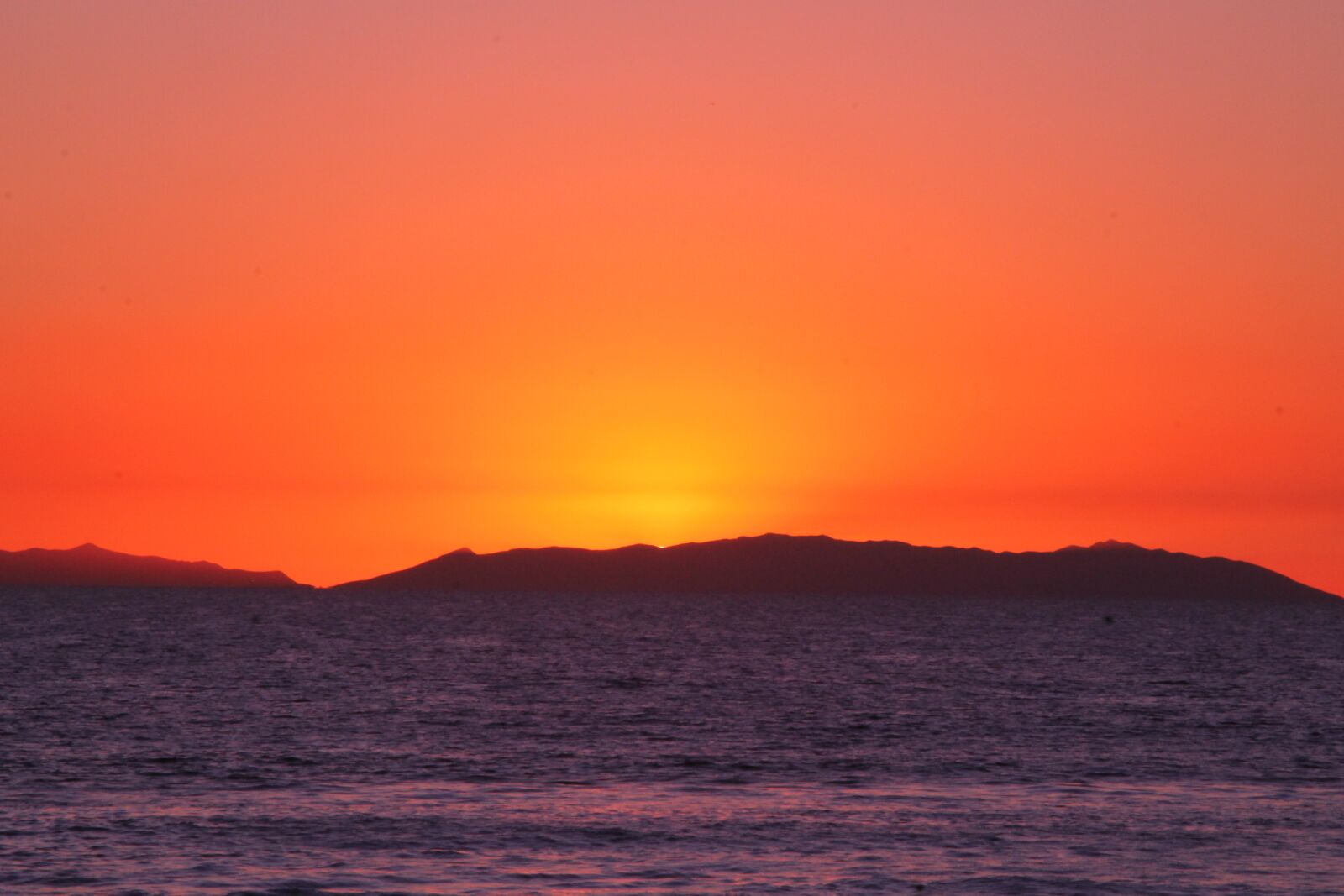 Canon EOS 1100D (EOS Rebel T3 / EOS Kiss X50) sample photo. Sunset, beach, sky photography