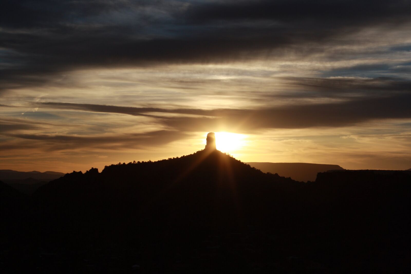 Canon EOS 1000D (EOS Digital Rebel XS / EOS Kiss F) sample photo. Sunset, mountain, landscape photography