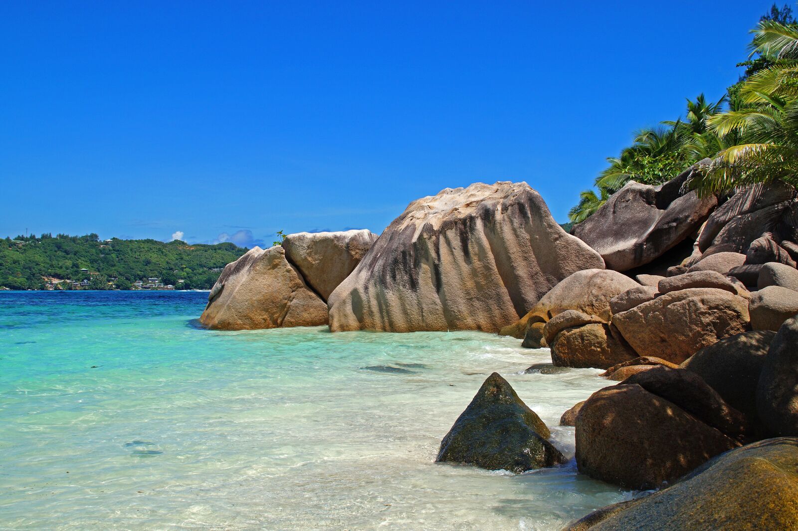 Sony DT 18-200mm F3.5-6.3 sample photo. Sea, shore, beach photography