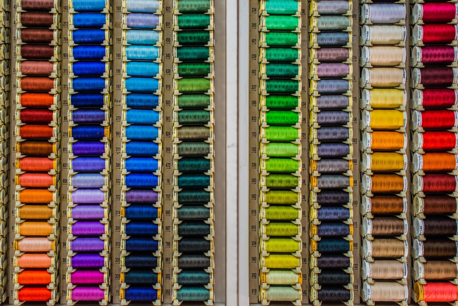 Nikon D7200 sample photo. Rows, threads, colors photography