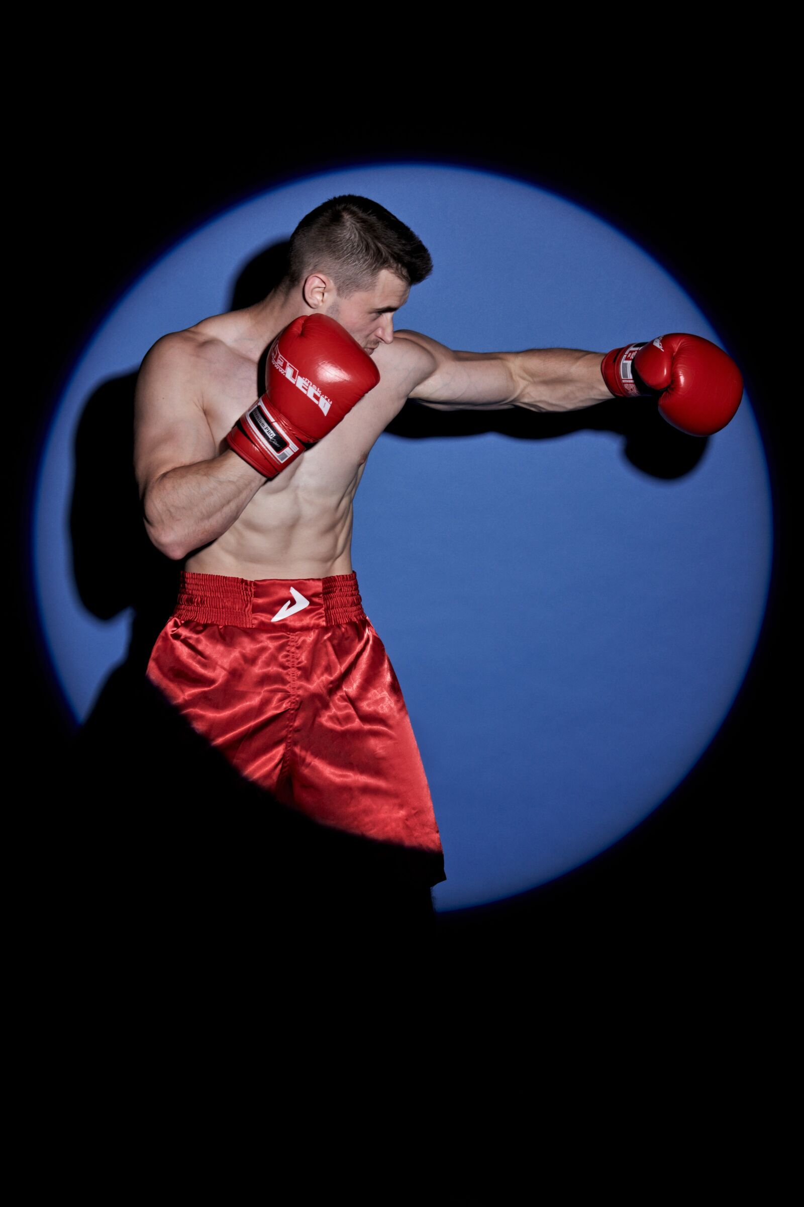 Canon EOS 6D Mark II + Canon EF 85mm F1.8 USM sample photo. Boxing, model, sport photography