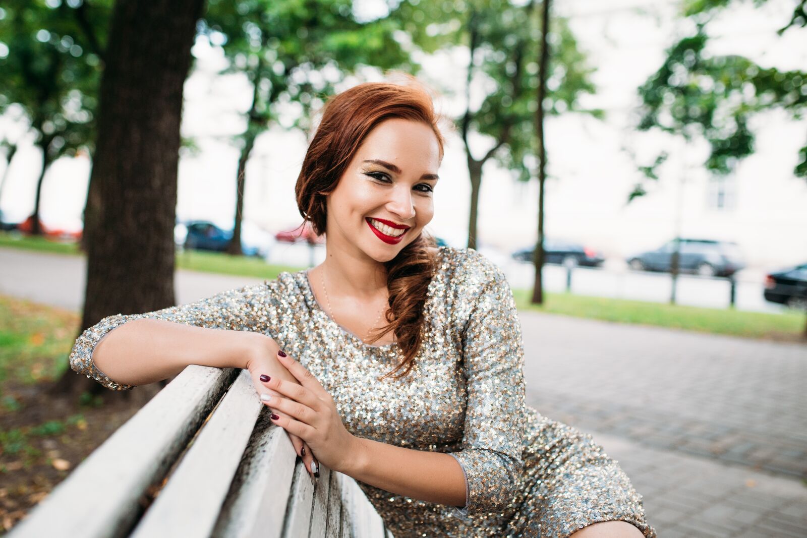 Canon EOS 6D Mark II sample photo. Shopping, girls, makeup photography