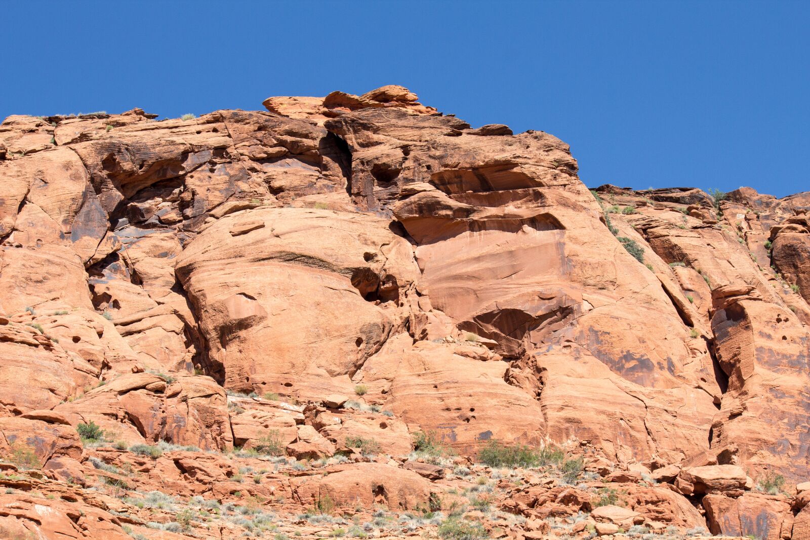 Canon EF-S 55-250mm F4-5.6 IS sample photo. Sandstone, cliff, rock photography