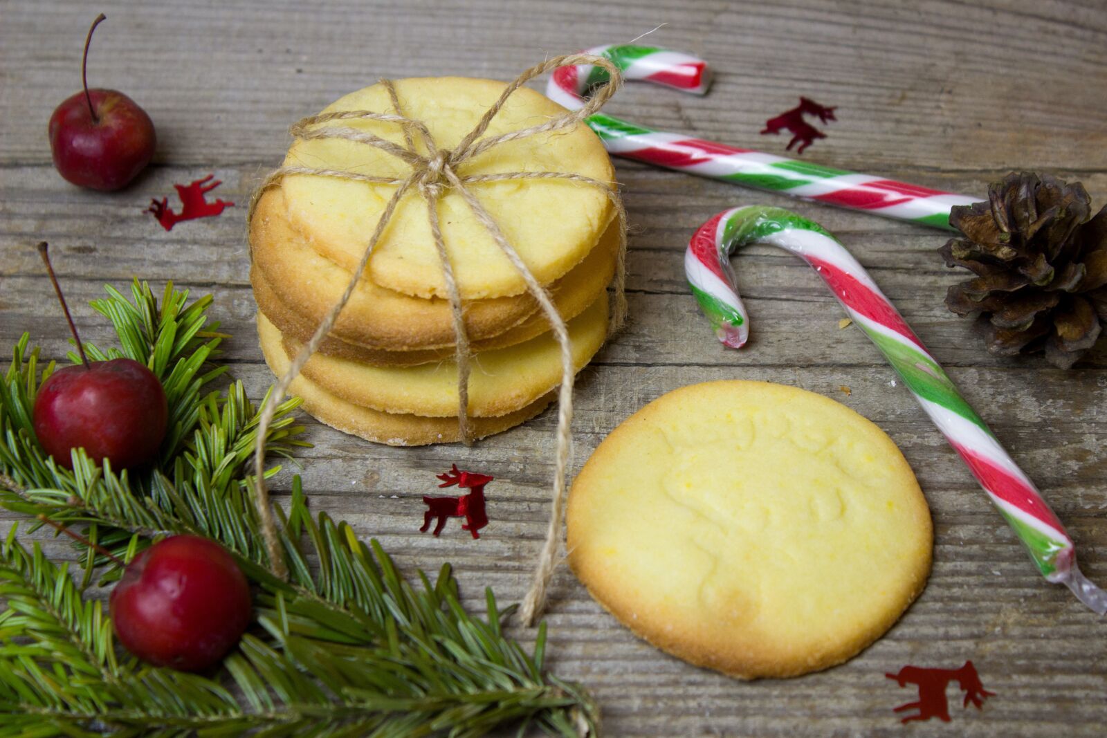 Canon EOS 600D (Rebel EOS T3i / EOS Kiss X5) sample photo. Cookies, christmas, advent photography