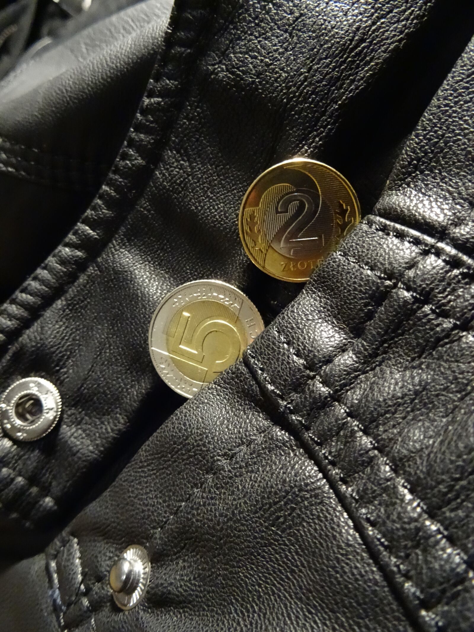 Sony DSC-HX50 sample photo. Money, safe, currency photography