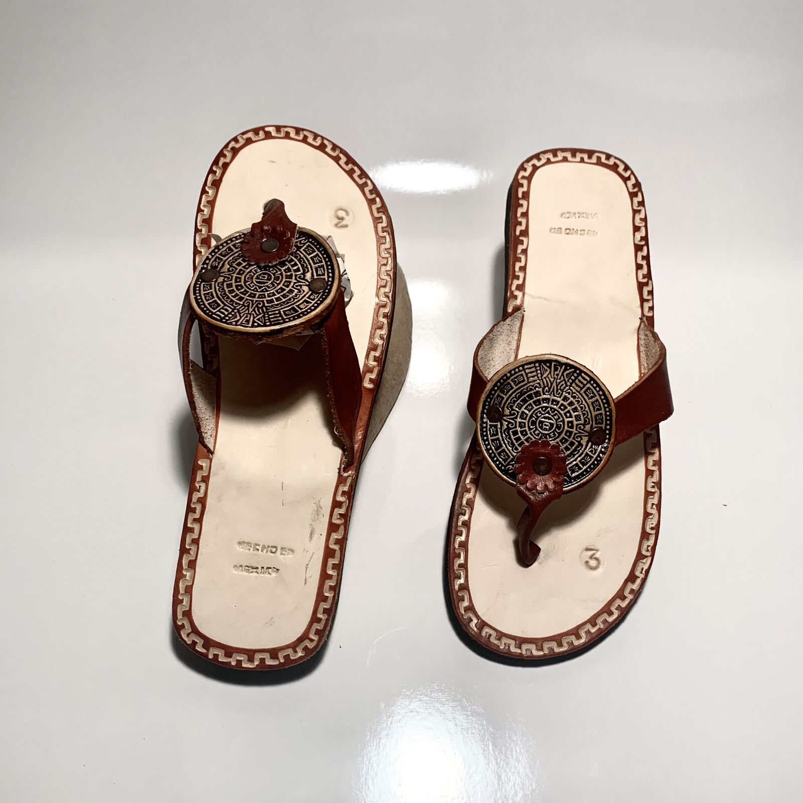 Apple iPhone XR sample photo. Huaraches, calzado, moda photography