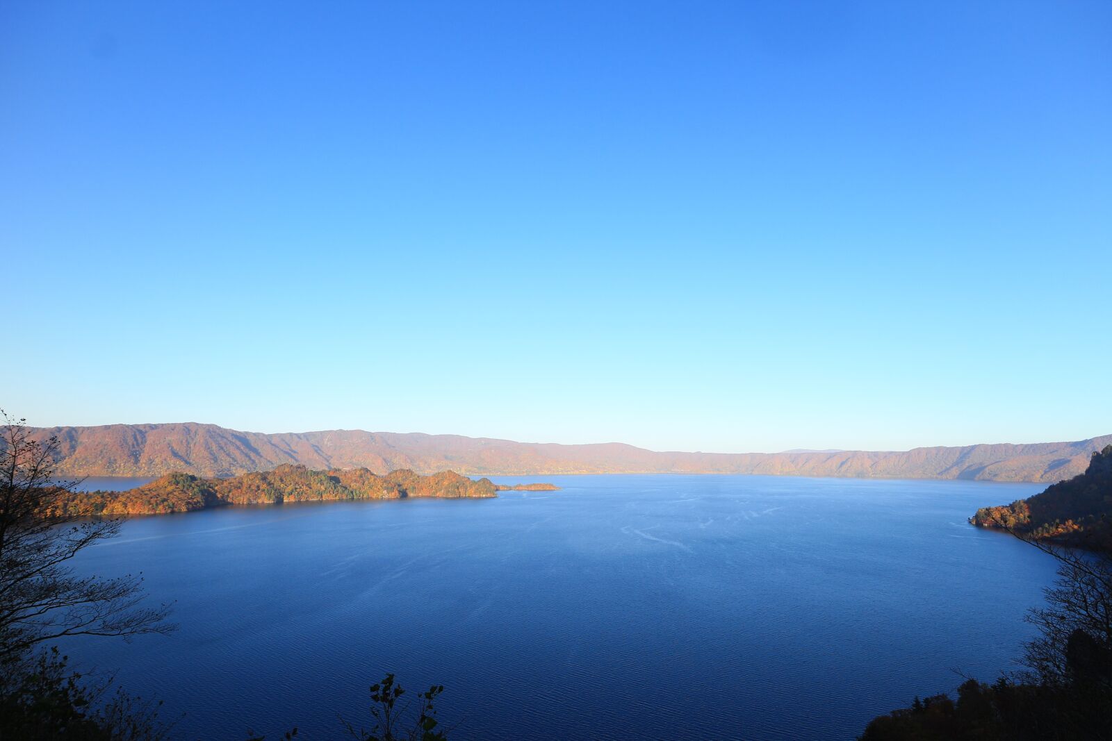 Canon EF-M 11-22mm F4-5.6 IS STM sample photo. Blue, lake, japan photography