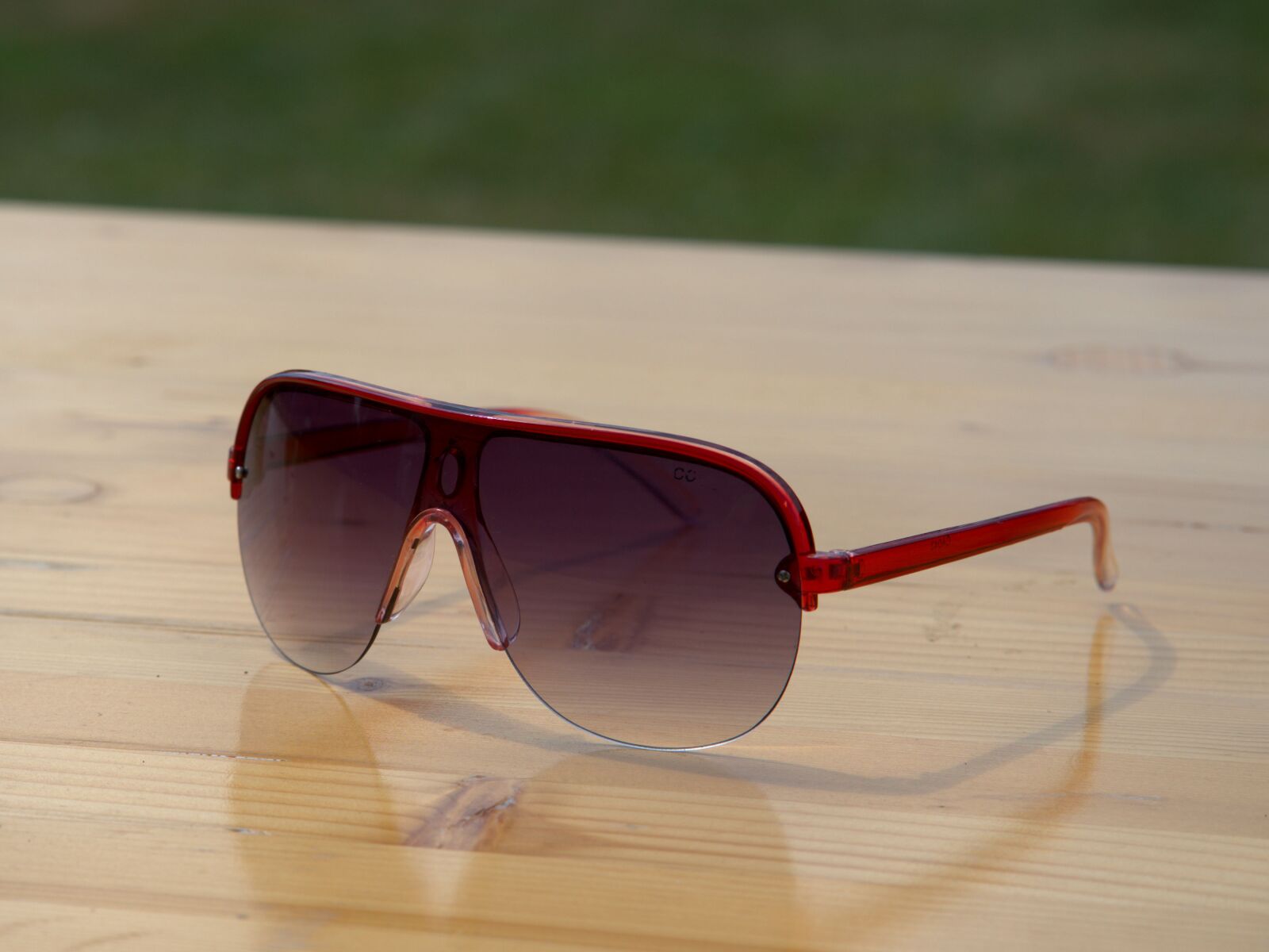 Sony a7 II + Sony FE 85mm F1.8 sample photo. Sunglasses, glasses, sun photography
