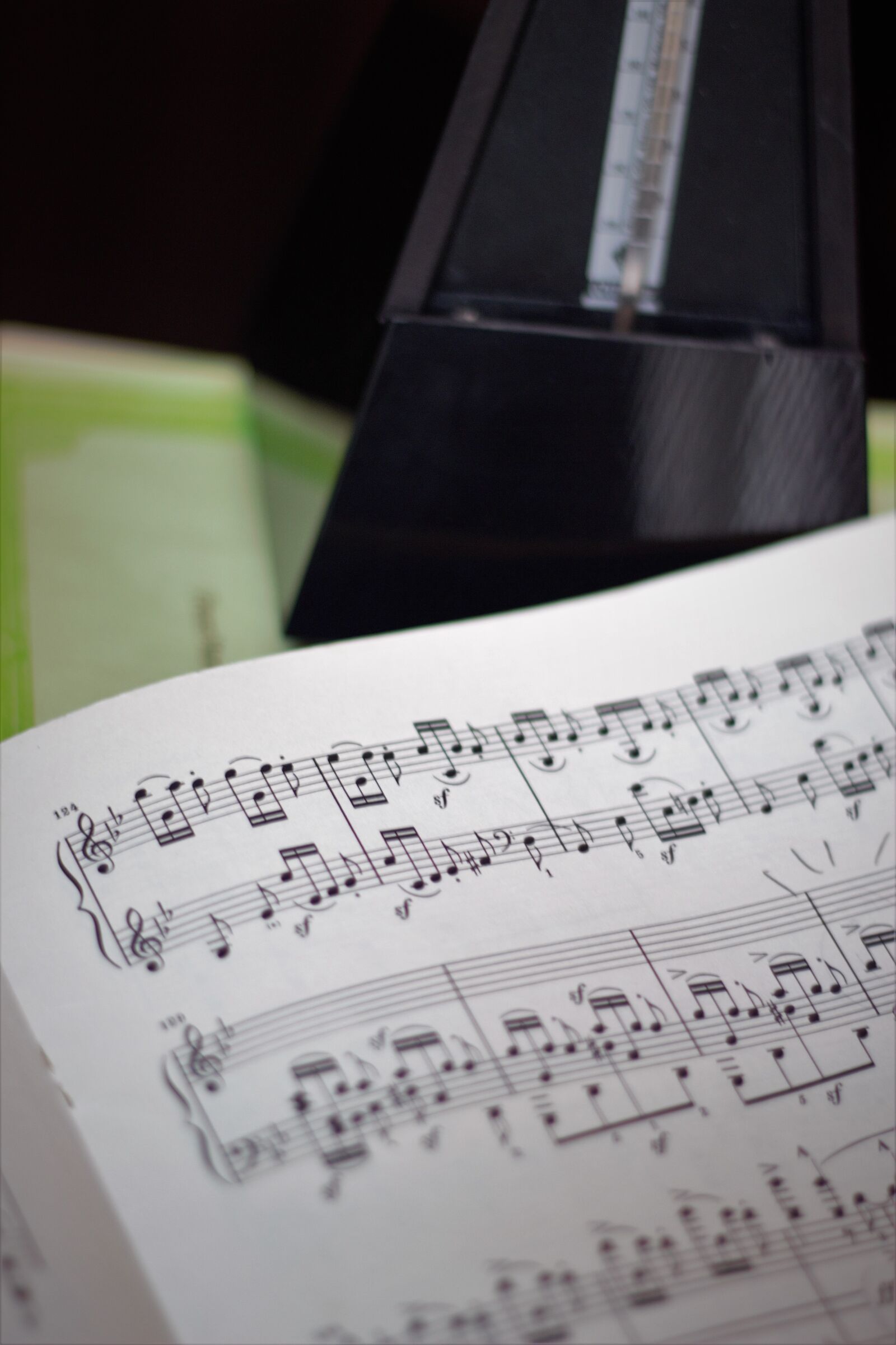 Canon EOS 600D (Rebel EOS T3i / EOS Kiss X5) sample photo. Lyrics, metronome, pace photography