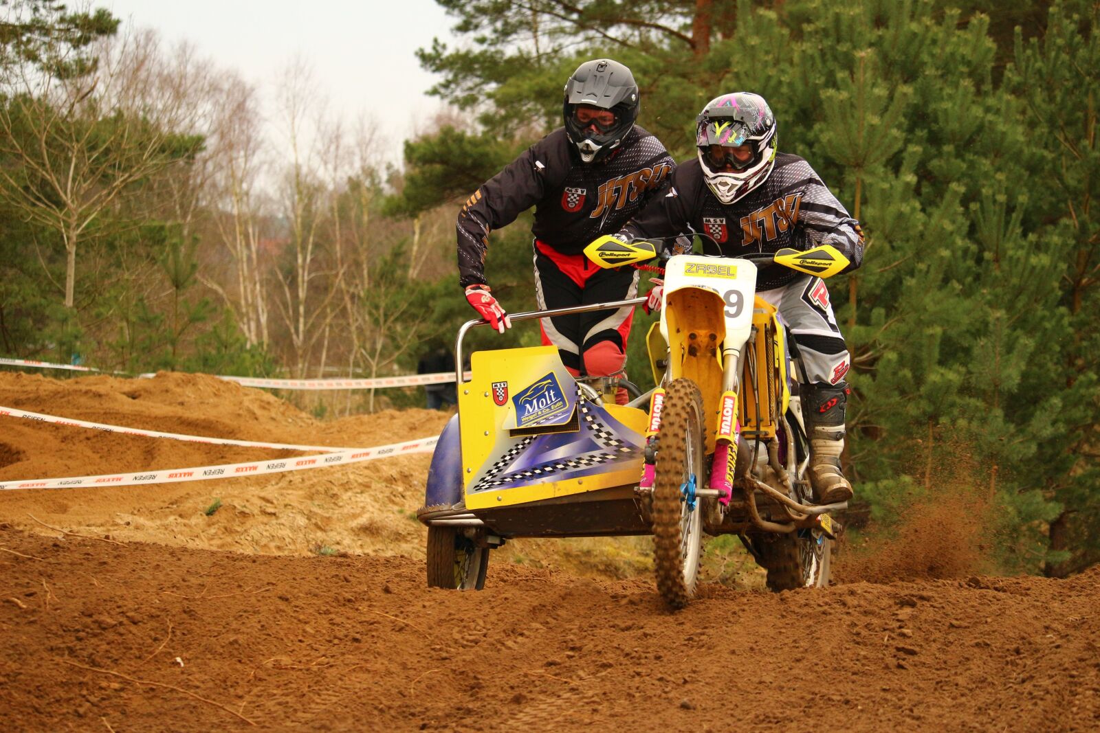 Canon EOS 100D (EOS Rebel SL1 / EOS Kiss X7) sample photo. Sidecar, motorcycle, race photography