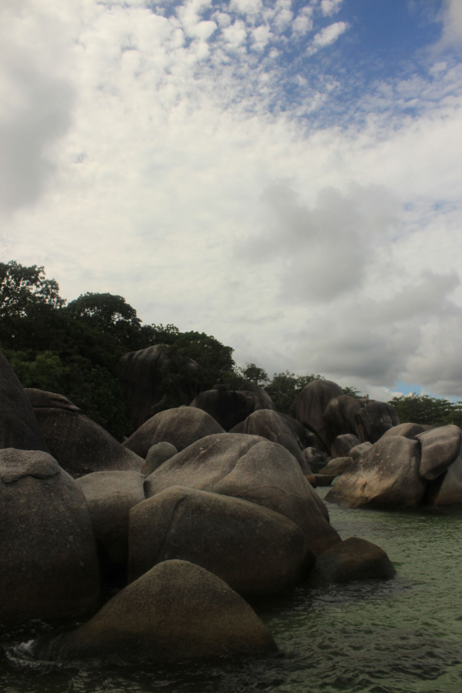 Canon EOS 600D (Rebel EOS T3i / EOS Kiss X5) sample photo. Rock, beach, sea photography