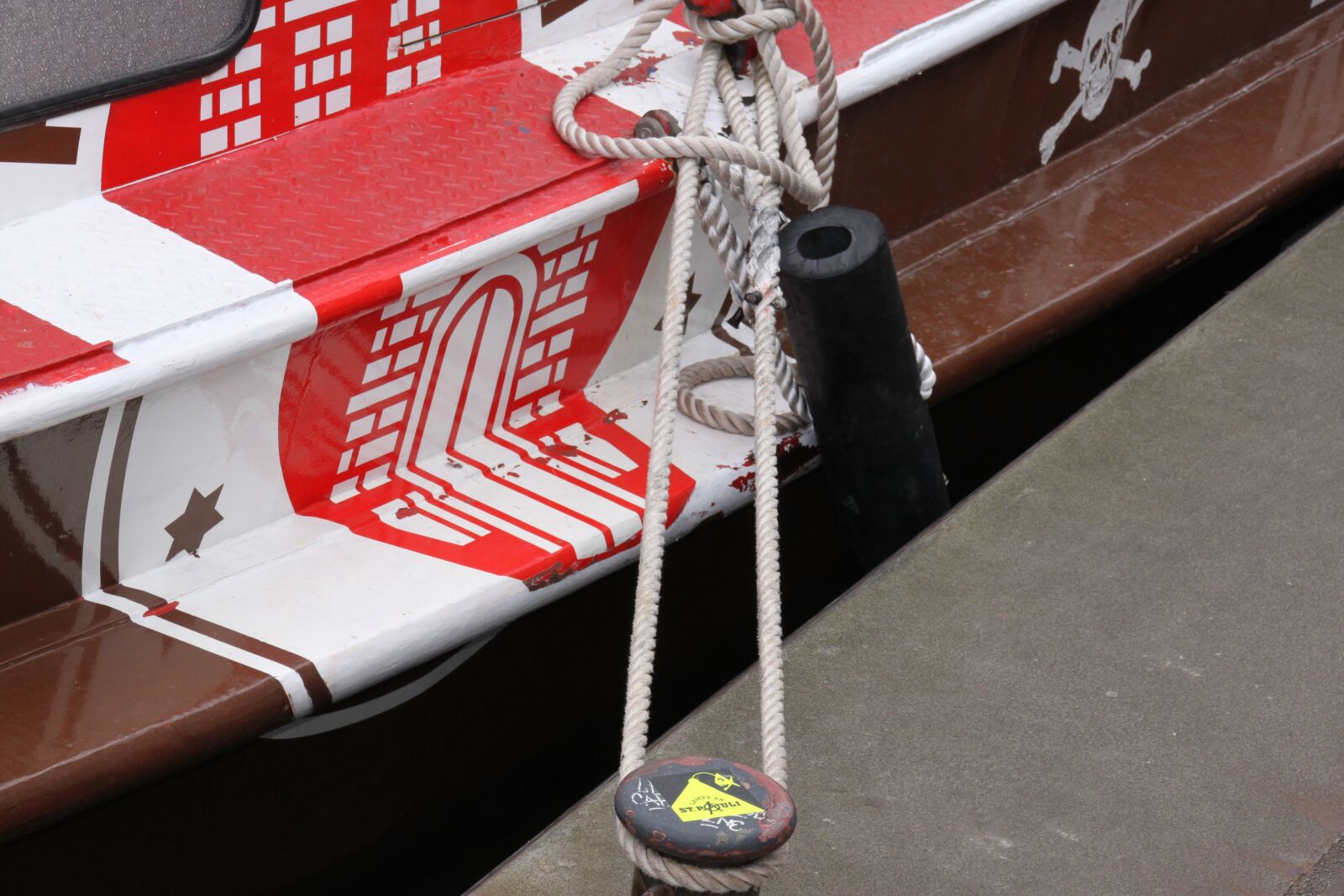 Canon EOS 500D (EOS Rebel T1i / EOS Kiss X3) sample photo. Rope, hamburg, boat photography
