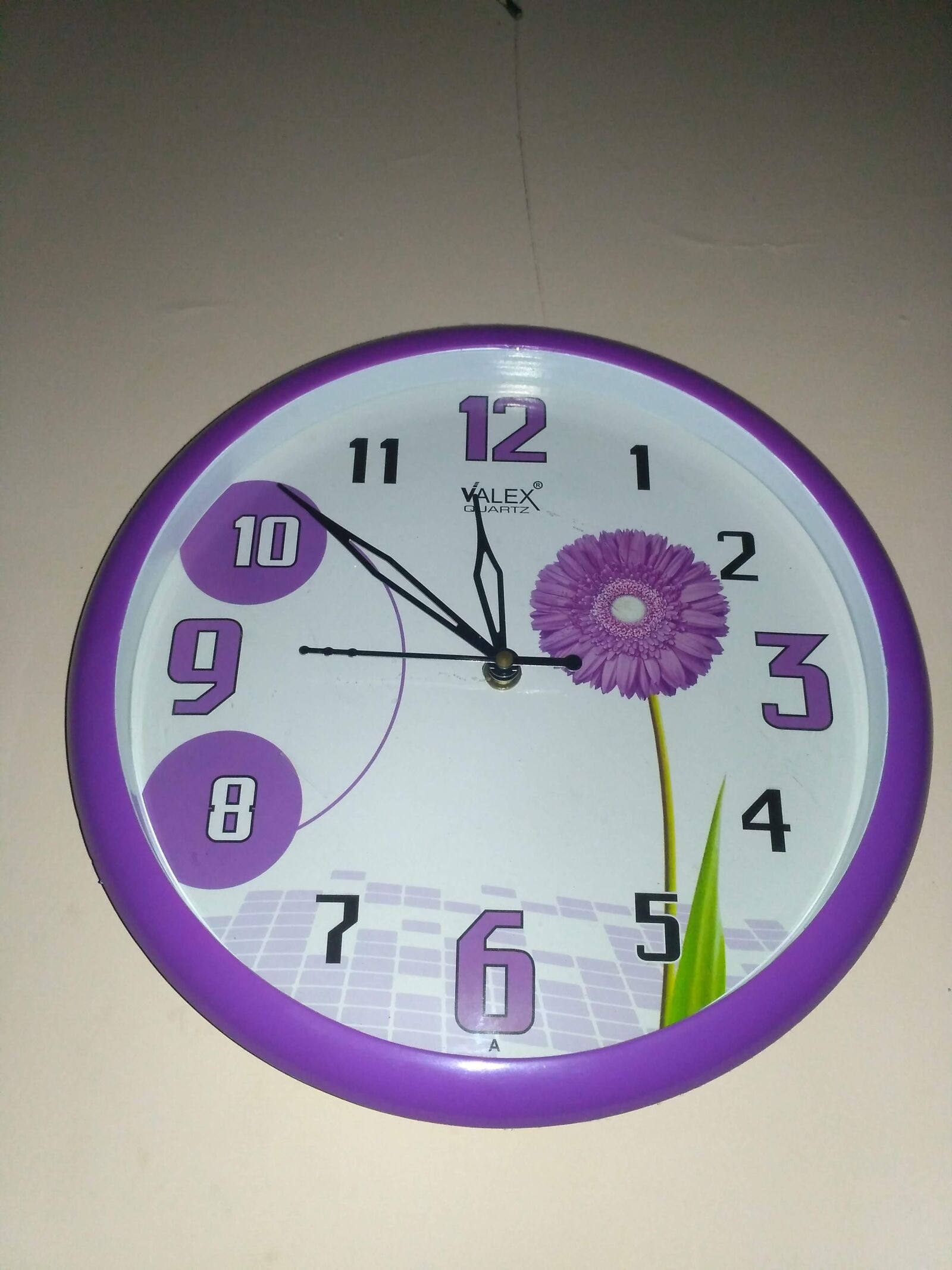 Xiaomi Redmi 3S sample photo. Clock, time, minutes photography