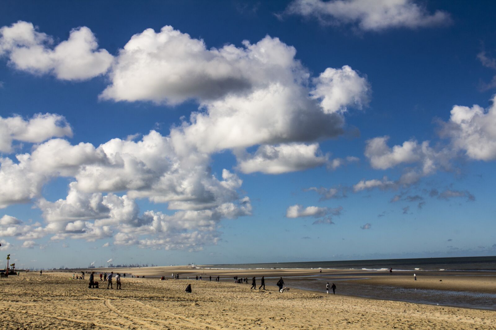 Canon EOS 60D sample photo. Beach, blue sky, north photography