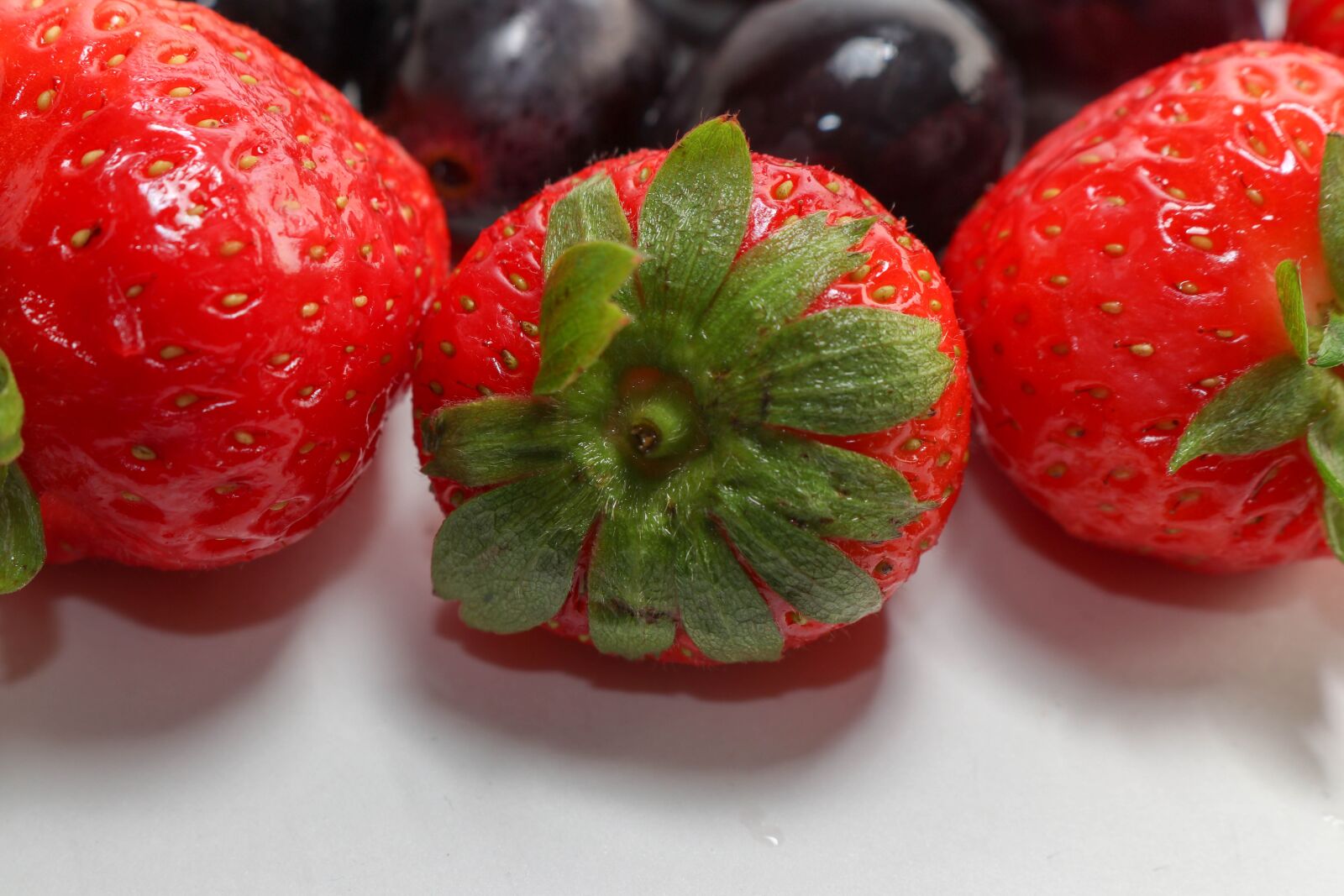 Canon EOS 80D sample photo. Strawberries, grapes, pineapple photography