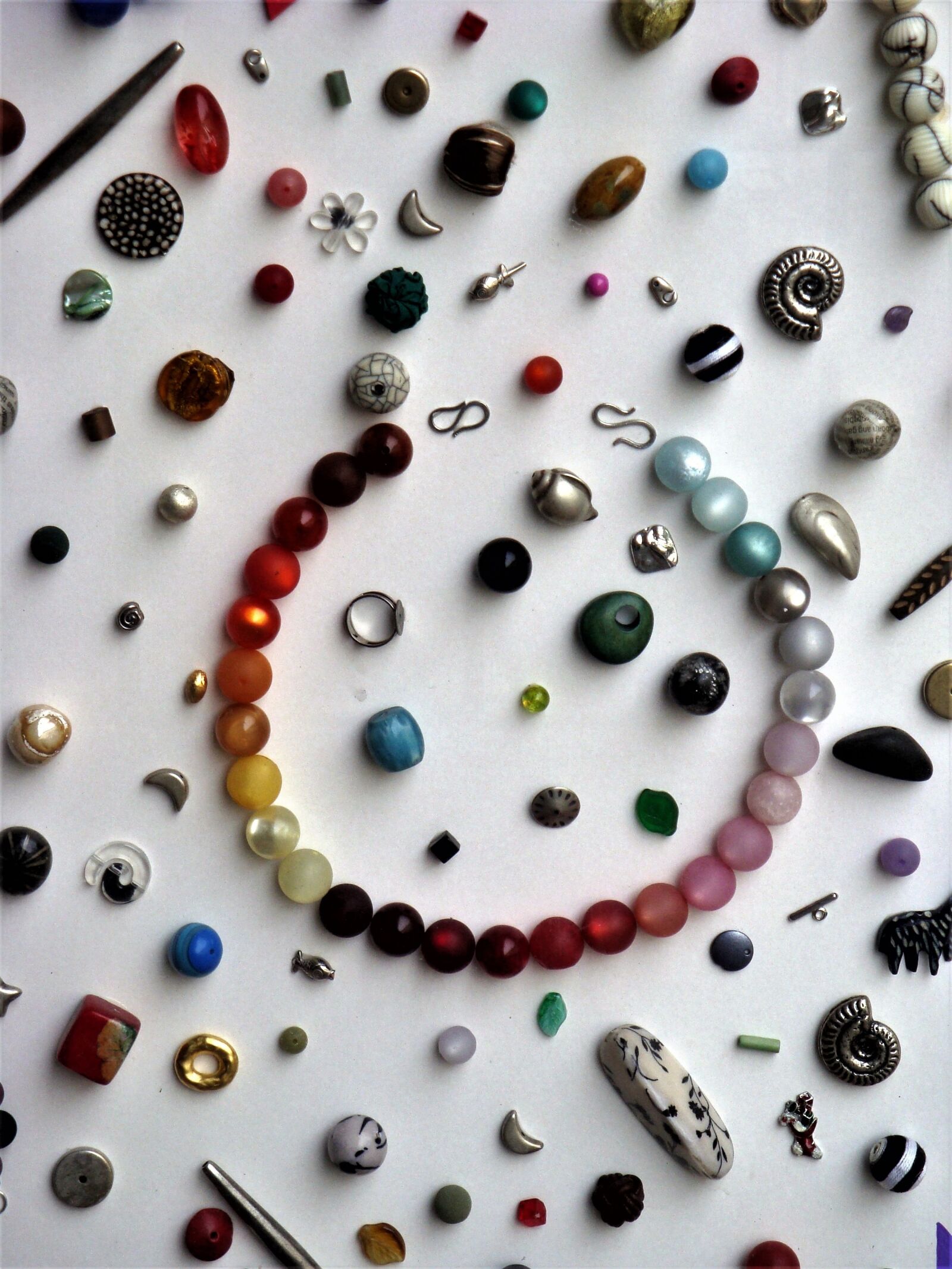 Sony Cyber-shot DSC-W150 sample photo. Jewellery, beads, stones photography