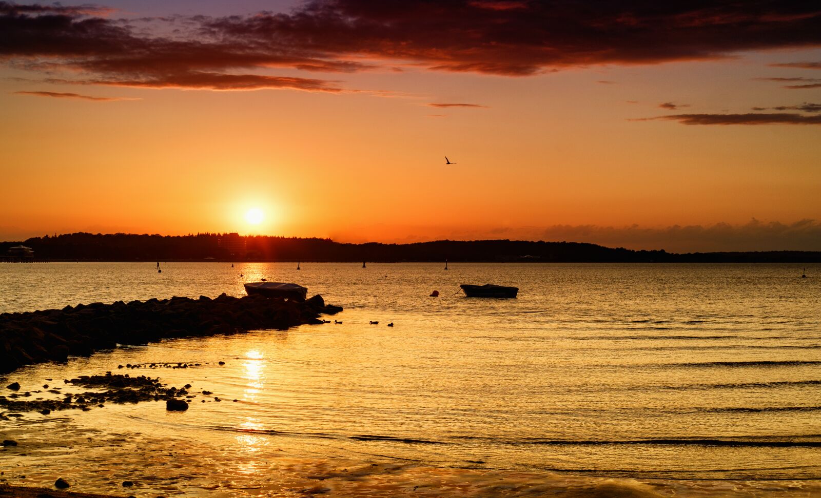 Fujifilm X-T2 + Fujifilm XF 35mm F2 R WR sample photo. Sunset, afterglow, sea photography